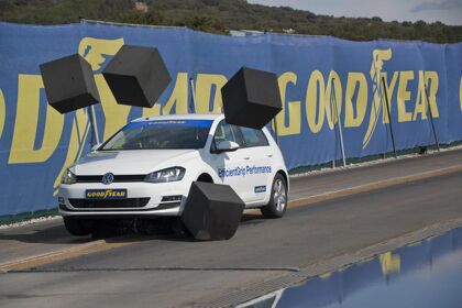 Los conductores jóvenes no se preocupan del mantenimiento del coche