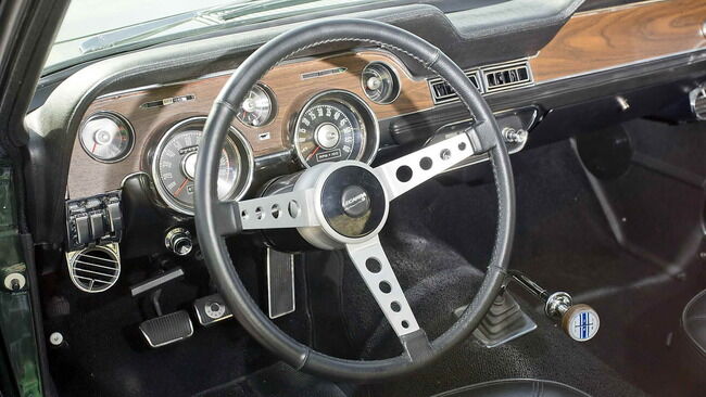 Ford_Mustang_Bullitt_13