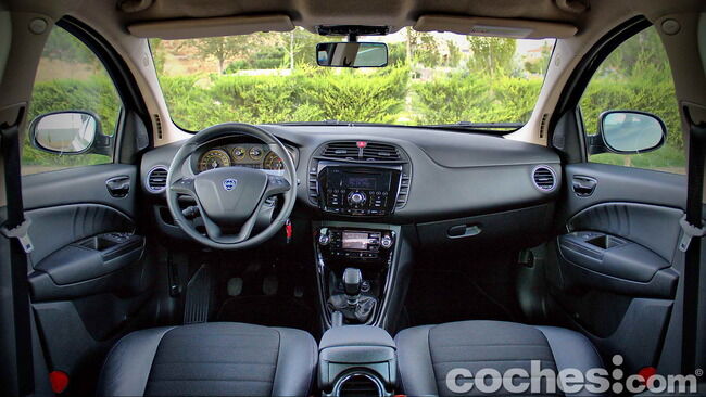 Lancia_Delta_S_MOMODESIGN_09