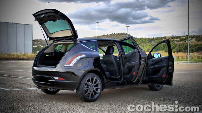 Lancia_Delta_S_MOMODESIGN_28