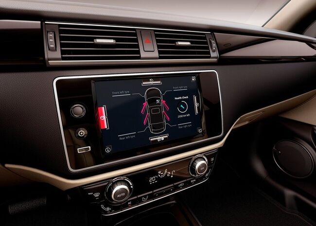 Qoros 3 sedan interior