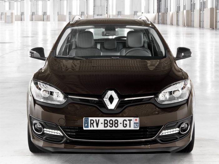Renault Megane Sport Tourer 2014 3 700x525
