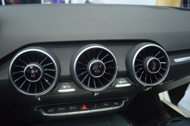 Audi TT interior futuro 2
