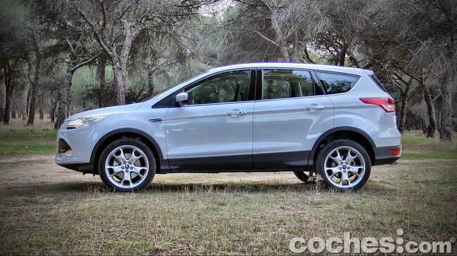 Ford_Kuga_04