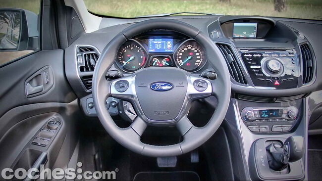 Ford_Kuga_40