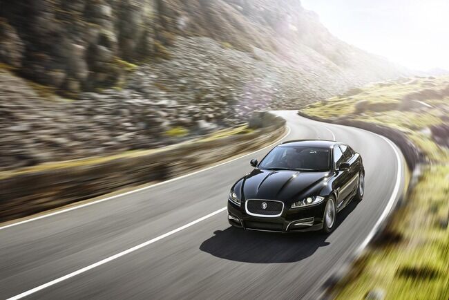 Jaguar XF R-Sport 2014 01