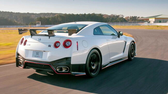 Nissan_GT_R_Nismo_04
