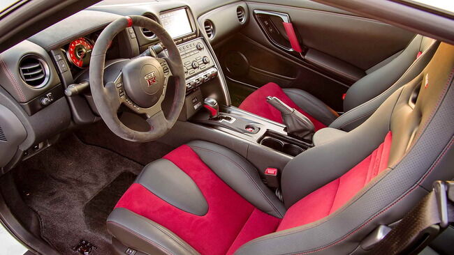 Nissan_GT_R_Nismo_14