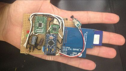 El invento español que puede hackear un coche en cinco minutos