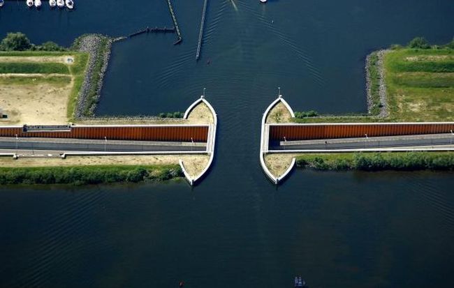 Acueduct Veluwemeer 02