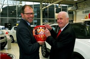 Ken Searle comercial 100000 nissan 2