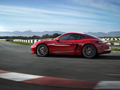 Nuevos Porsche Cayman GTS y Boxster GTS, los más deportivos