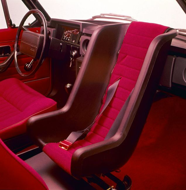 1972. Primer asiento infantil orientado en sentido contrario a la marcha