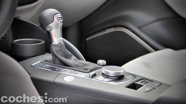 Audi_A3_1.8_TFSI_quattro_Stronic_30