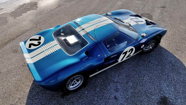 Ford_GT40_Prototype_GT_104_1964_02