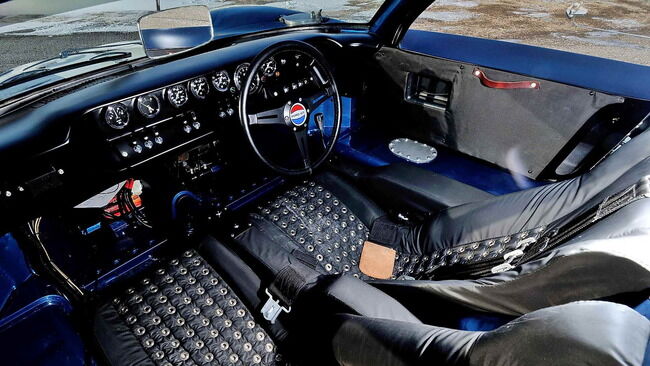 Ford_GT40_Prototype_GT_104_1964_07