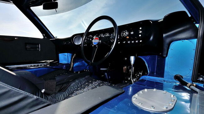 Ford_GT40_Prototype_GT_104_1964_08