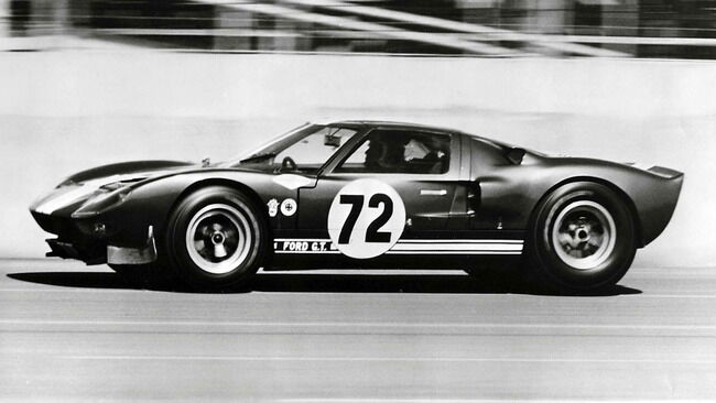 Ford_GT40_Prototype_GT_104_1964_13