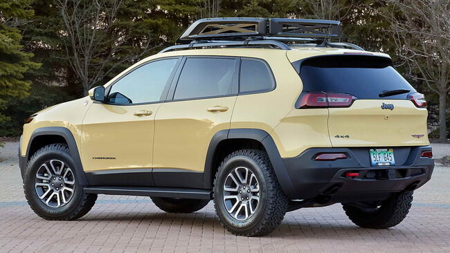 Jeep_Cherokee_Adventurer_02