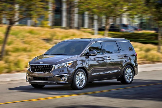 KIA Sedona 2015 06 650x433