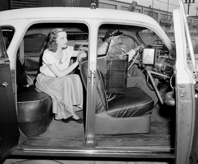 Charles De Lorne, Aline Edwards