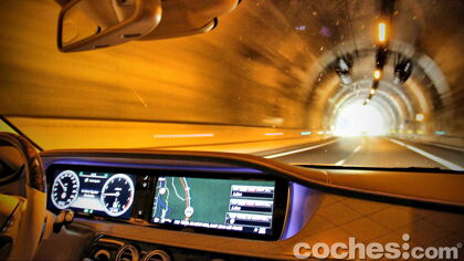 Uber quiere 100.000 coches Mercedes-Benz clase S ¡Todo un lujo!