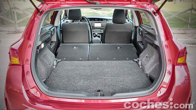 Toyota_Auris_130_Active_14