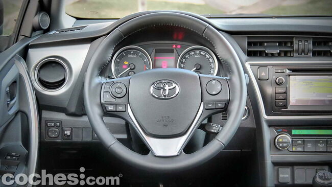Toyota_Auris_130_Active_15