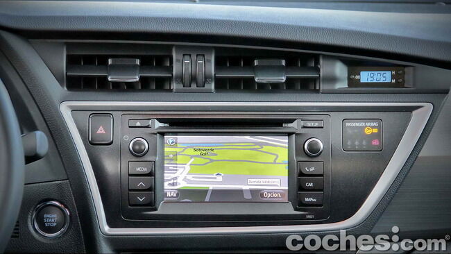 Toyota_Auris_130_Active_17