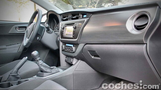 Toyota_Auris_130_Active_20