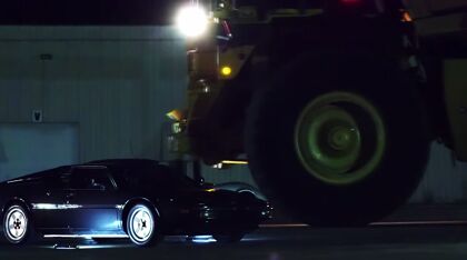 Gymkhana con un camión de 200 toneladas