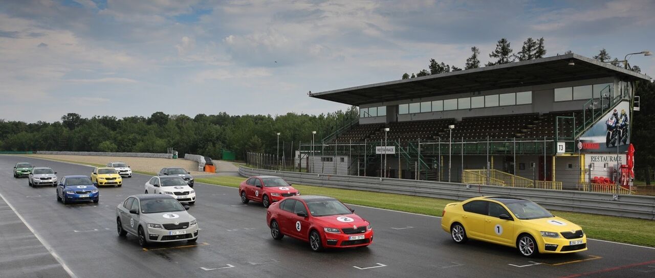 Todas las noticias de coches en un solo portal: Pruebas, fotos, vídeos, informes...