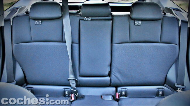 Subaru_Forester_2.0D_10