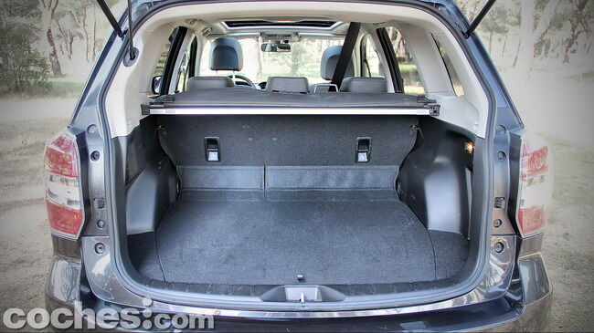 Subaru_Forester_2.0D_11