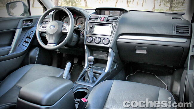 Subaru_Forester_2.0D_15