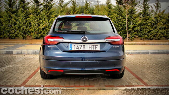 Opel_Insignia_Sports_Tourer_ecoFLEX_09