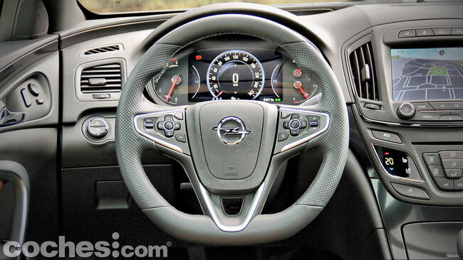 Opel_Insignia_Sports_Tourer_ecoFLEX_11