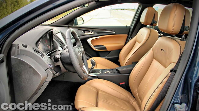 Opel_Insignia_Sports_Tourer_ecoFLEX_12