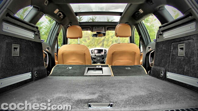 Opel_Insignia_Sports_Tourer_ecoFLEX_15