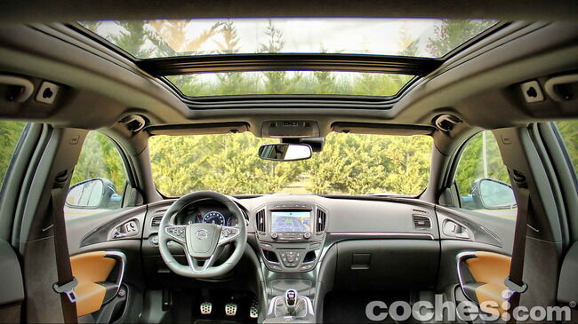 Opel_Insignia_Sports_Tourer_ecoFLEX_32