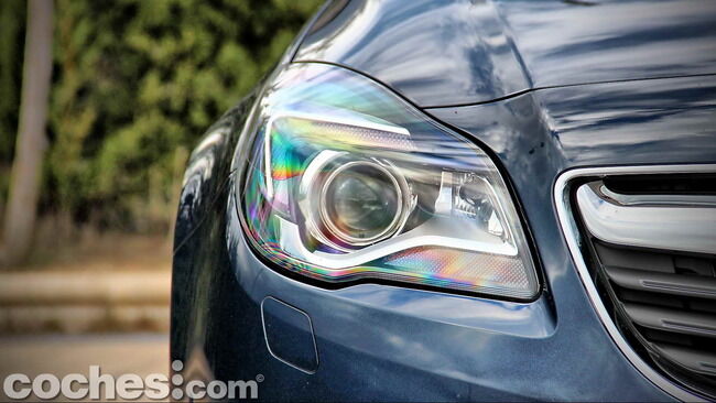Opel_Insignia_Sports_Tourer_ecoFLEX_36