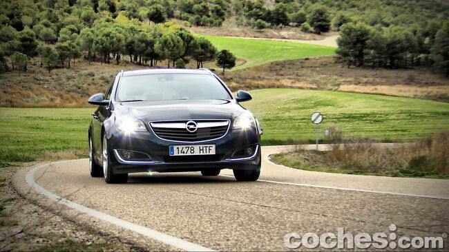 Opel_Insignia_Sports_Tourer_ecoFLEX_58