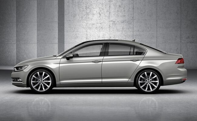 Volkswagen Passat 2015 01
