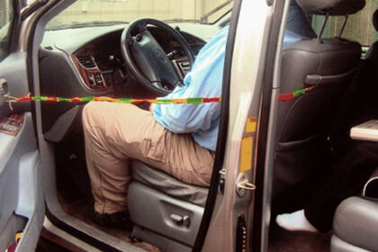 Un niño de 11 años inventa un sistema para que nadie olvide a su hijo en el coche.