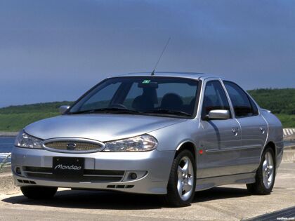 Ford Mondeo Sedan Japón 1996