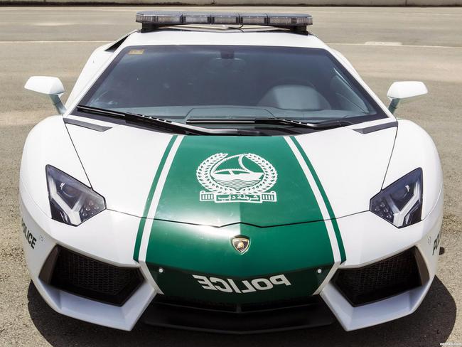 lamborghini_aventador-dubai-police-car-2013_r3