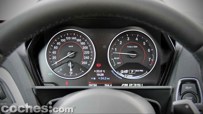 BMW_M235i_31