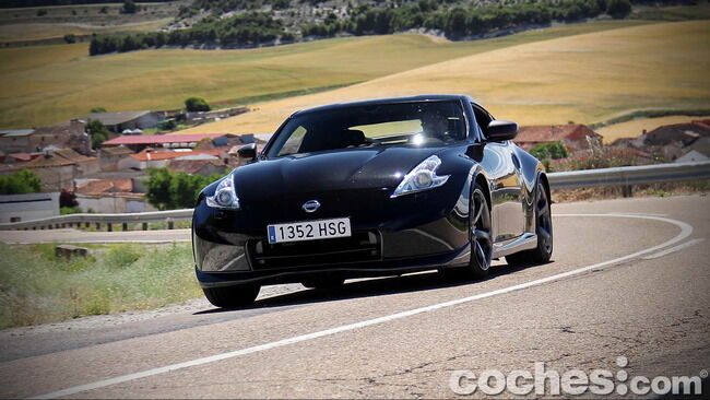 Nissan 370Z Nismo 66 650x366