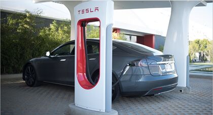 Los supercargadores de Tesla cruzarán España en 2015