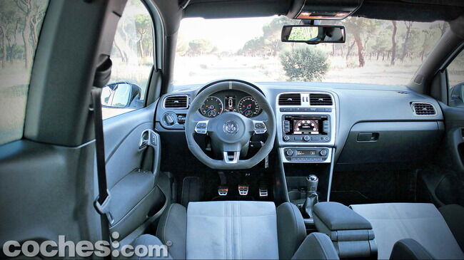 Volkswagen_Polo_R_WRC_14